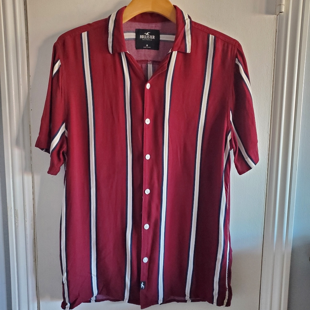 Hollister Men's Burgundy Striped Button Up Shirt Size M Preppy Casual Resortwear